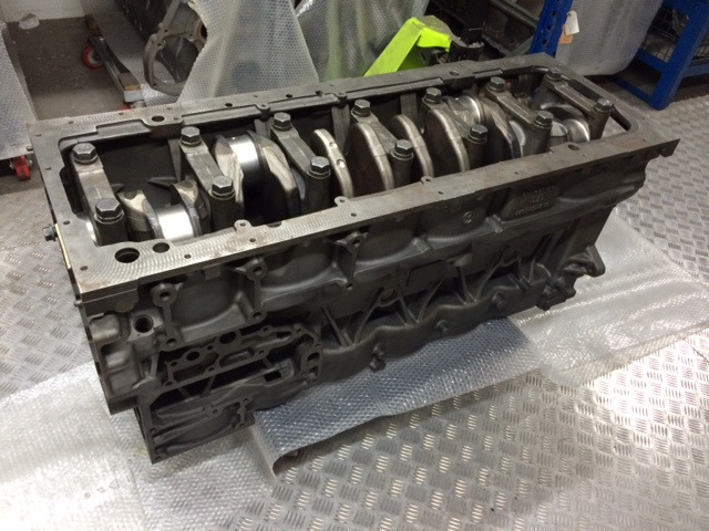 KIT BASAMENTO + ALBERO MOTORE MAN D2676 - Crankcase for Truck: picture 3 KIT BASAMENTO + ALBERO MOTORE MAN D2676 - Crankcase for Truck: picture 3