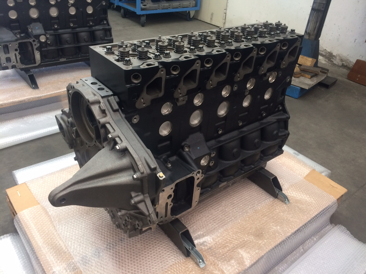 MOTORE MAN D0836LUH41 - 240CV - EURO 3 - BUS - Orizzontale - Engine for Bus: picture 4 MOTORE MAN D0836LUH41 - 240CV - EURO 3 - BUS - Orizzontale - Engine for Bus: picture 4