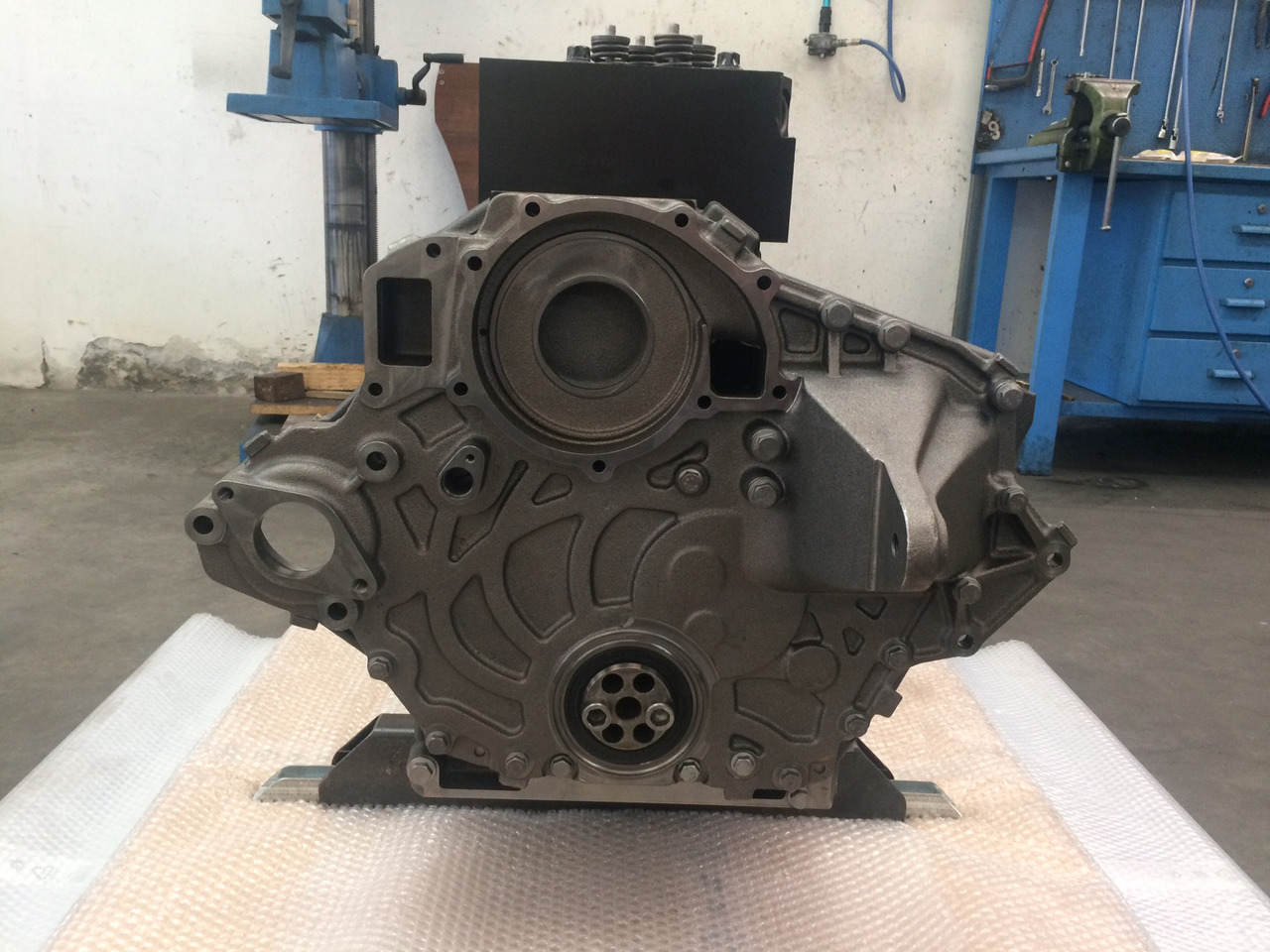 MOTORE MAN D0836LUH41 - 240CV - EURO 3 - BUS - Orizzontale - Engine for Bus: picture 3 MOTORE MAN D0836LUH41 - 240CV - EURO 3 - BUS - Orizzontale - Engine for Bus: picture 3