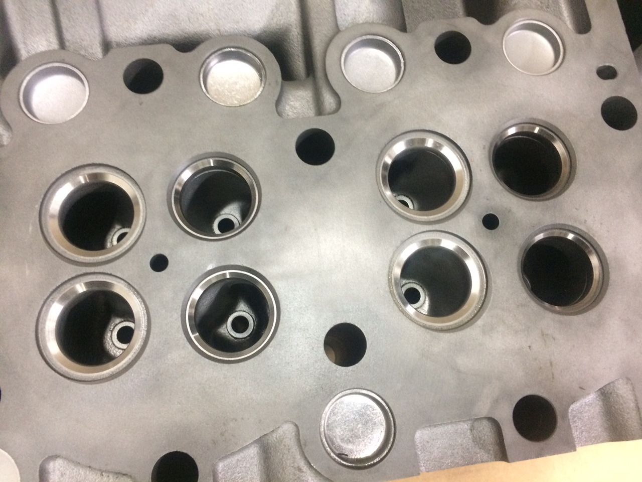 Cylinder head for Truck TESTATE MOTORI MAN D2066 - D2676 - NUDE / COMPLETE DI VALVOLE: picture 10 Cylinder head for Truck TESTATE MOTORI MAN D2066 - D2676 - NUDE / COMPLETE DI VALVOLE: picture 10