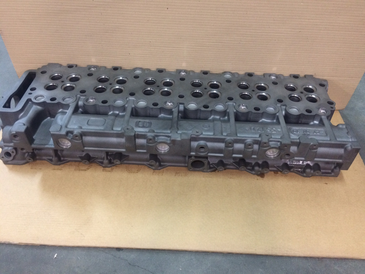 Cylinder head for Truck TESTATE MOTORI MAN D2066 - D2676 - NUDE / COMPLETE DI VALVOLE: picture 13 Cylinder head for Truck TESTATE MOTORI MAN D2066 - D2676 - NUDE / COMPLETE DI VALVOLE: picture 13