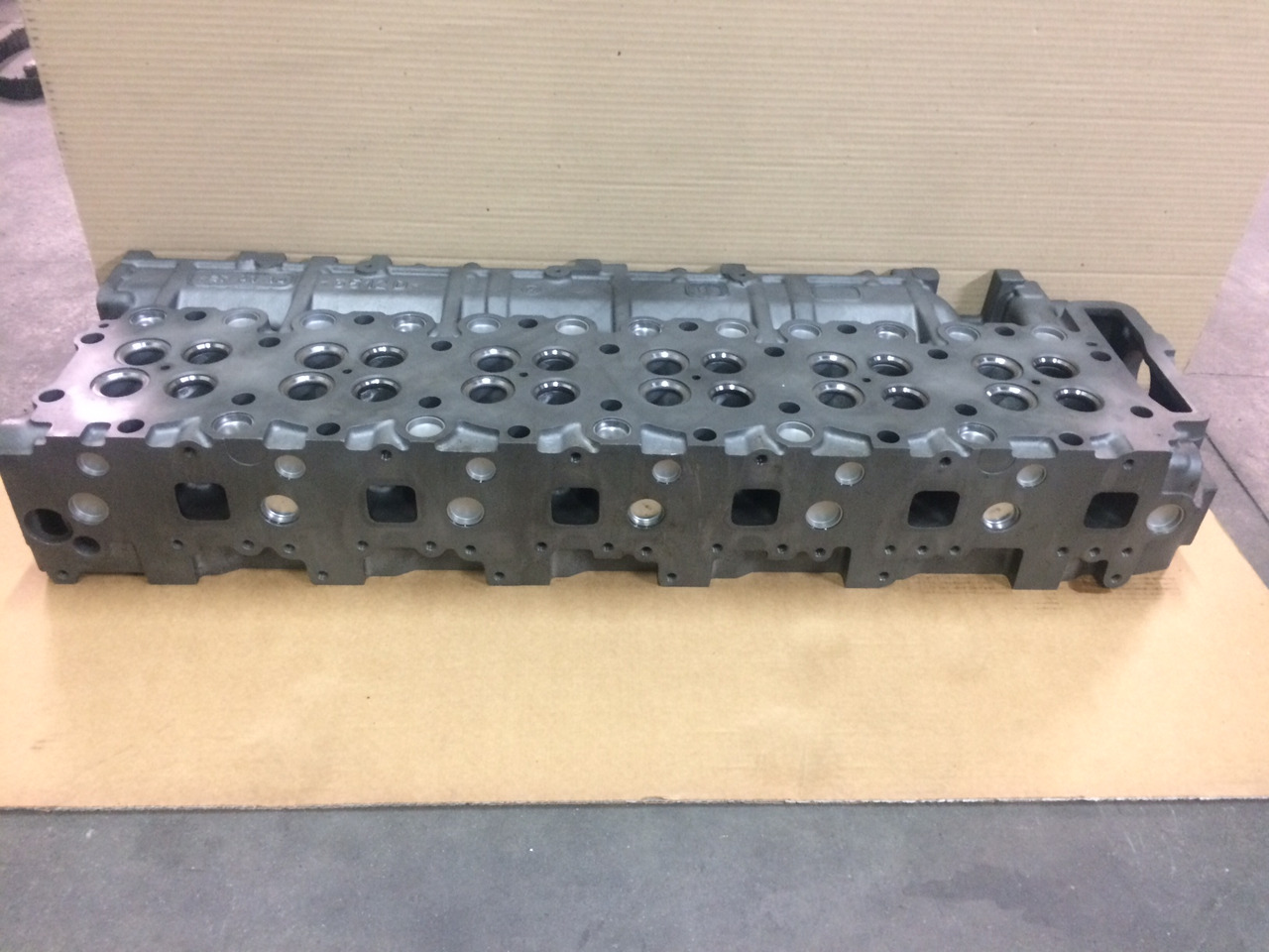 Cylinder head for Truck TESTATE MOTORI MAN D2066 - D2676 - NUDE / COMPLETE DI VALVOLE: picture 11 Cylinder head for Truck TESTATE MOTORI MAN D2066 - D2676 - NUDE / COMPLETE DI VALVOLE: picture 11