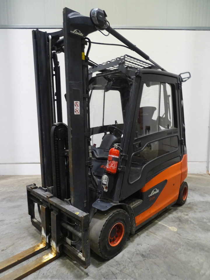 Electric forklift Linde E25L-01: picture 1
