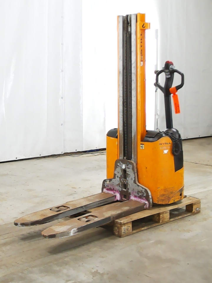 Still EGV12 - Stacker: picture 1 Still EGV12 - Stacker: picture 1