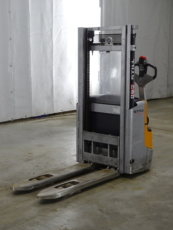 Still EXV12 - Stacker: picture 1 Still EXV12 - Stacker: picture 1