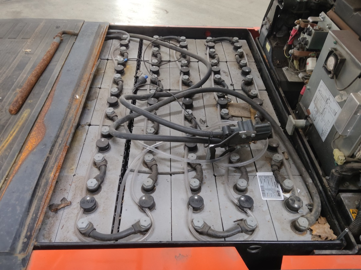 Toyota 7FBMF30 - Electric forklift: picture 4 Toyota 7FBMF30 - Electric forklift: picture 4