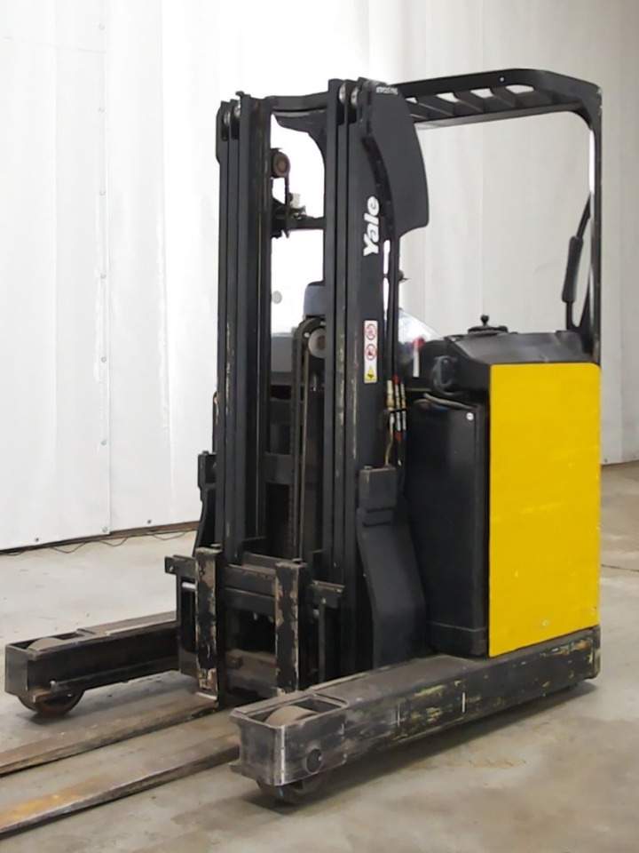 Yale MR14 - Reach truck: picture 1 Yale MR14 - Reach truck: picture 1