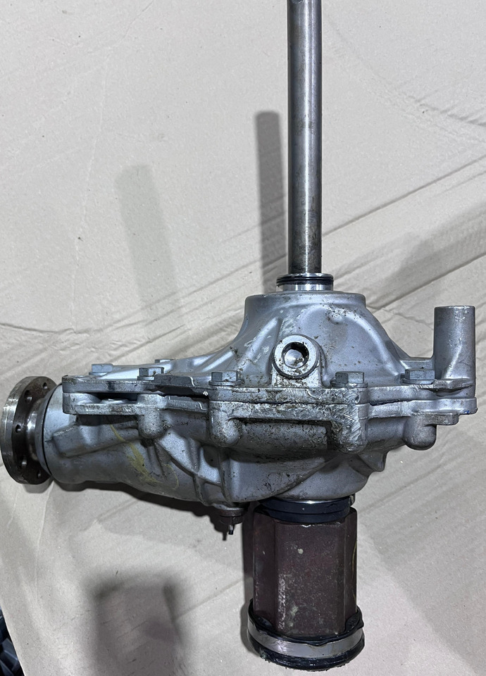 BMW 7558153 FRONT DIFFERENTIAL - Gearbox and parts for Other machinery: picture 4 BMW 7558153 FRONT DIFFERENTIAL - Gearbox and parts for Other machinery: picture 4