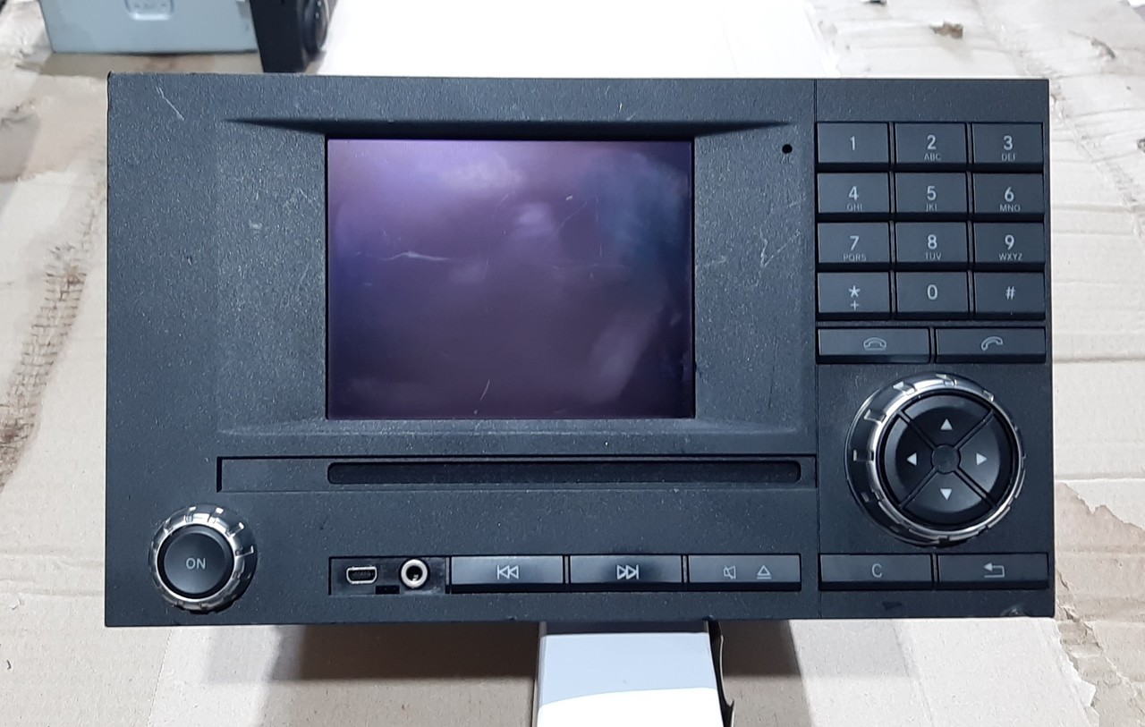 BOSCH / REXROTH Mercedes Actros MP4 CD Player A0004467662 - Cab and interior for Truck: picture 1 BOSCH / REXROTH Mercedes Actros MP4 CD Player A0004467662 - Cab and interior for Truck: picture 1