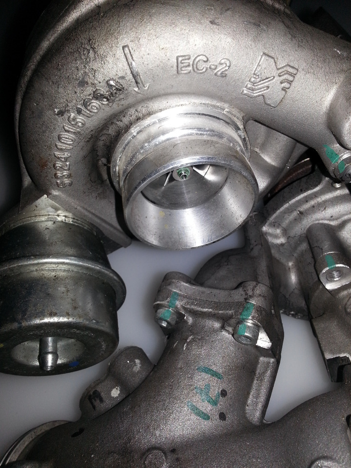 Turbo Mercedes Sprinter 216/316/416/516 CDI BiTurbo Euro 5 - Engine and parts for Car: picture 4 Turbo Mercedes Sprinter 216/316/416/516 CDI BiTurbo Euro 5 - Engine and parts for Car: picture 4