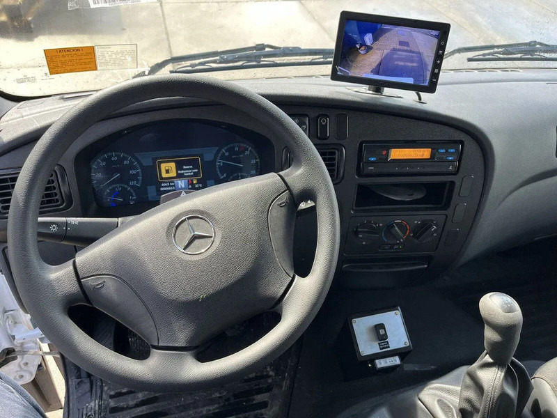 Leasing of Mercedes-Benz Accelo 815 4x2 Garbage Compactor (2 units) Accelo 815 4x2 Garbage Compactor (2 units) Mercedes-Benz Accelo 815 4x2 Garbage Compactor (2 units) Accelo 815 4x2 Garbage Compactor (2 units): picture 19