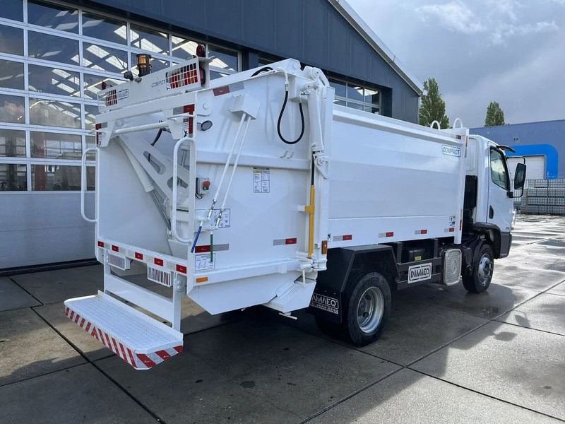 Leasing of Mercedes-Benz Accelo 815 4x2 Garbage Compactor (2 units) Accelo 815 4x2 Garbage Compactor (2 units) Mercedes-Benz Accelo 815 4x2 Garbage Compactor (2 units) Accelo 815 4x2 Garbage Compactor (2 units): picture 6