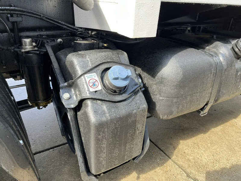 Leasing of Mercedes-Benz Accelo 815 4x2 Garbage Compactor (2 units) Accelo 815 4x2 Garbage Compactor (2 units) Mercedes-Benz Accelo 815 4x2 Garbage Compactor (2 units) Accelo 815 4x2 Garbage Compactor (2 units): picture 14