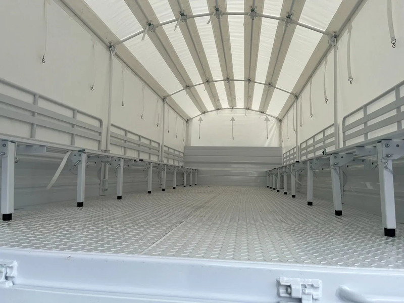 New Curtainsider truck Mercedes-Benz Arocs 3340 A 6x6 Cargo Truck: picture 17