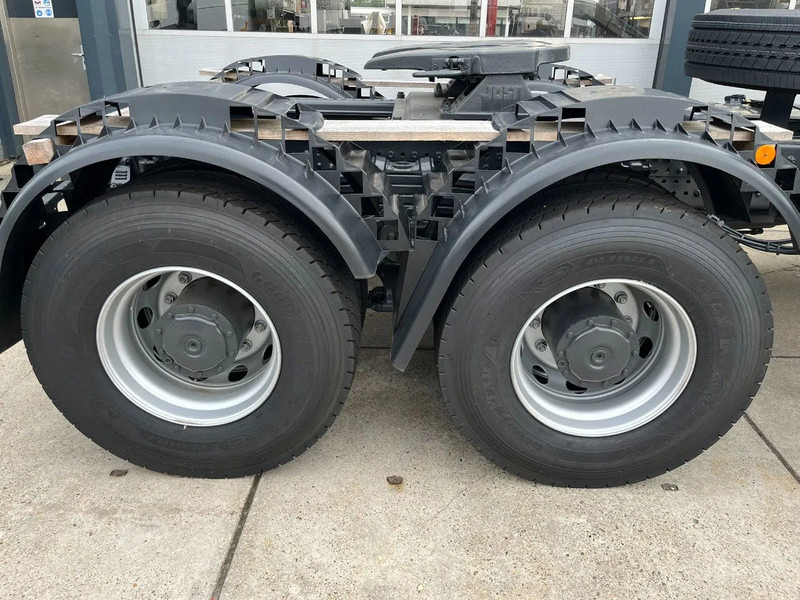 New Tractor unit Mercedes-Benz Actros 3340 S 6x4 Tractor Head: picture 11