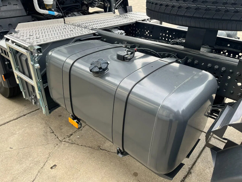 New Tractor unit Mercedes-Benz Actros 3340 S 6x4 Tractor Head: picture 12