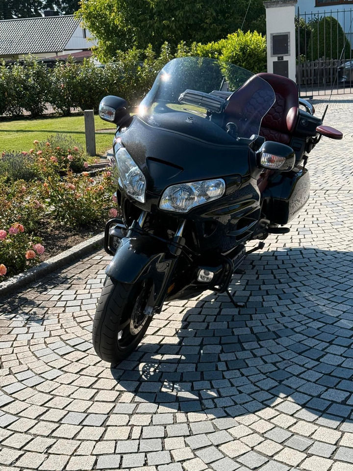 Honda GL1800 SC47*Krossline*Audio*Wilbers*SR Racing - Motorcycle: picture 1 Honda GL1800 SC47*Krossline*Audio*Wilbers*SR Racing - Motorcycle: picture 1