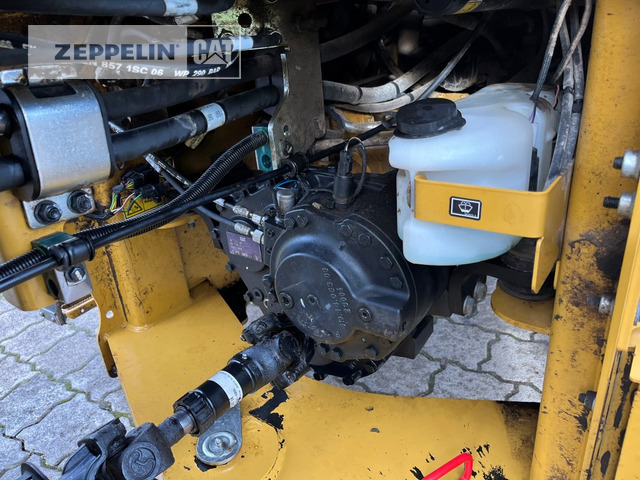 Wheel loader Cat 910M: picture 12