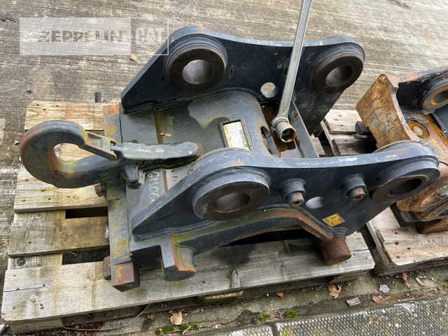 Cat CW45S - Quick coupler for Construction machinery: picture 3 Cat CW45S - Quick coupler for Construction machinery: picture 3