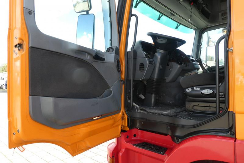 MERCEDES-BENZ Actros 4160 SLT 8x4 4 SZM TITAN -155to.-!! - Tractor unit: picture 2 MERCEDES-BENZ Actros 4160 SLT 8x4 4 SZM TITAN -155to.-!! - Tractor unit: picture 2