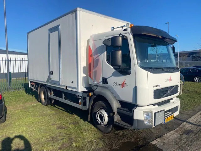 Volvo FL 12 gesloten laabak 460 lang met laadklep , afzetbaar, low km - Container transporter/ Swap body truck: picture 2 Volvo FL 12 gesloten laabak 460 lang met laadklep , afzetbaar, low km - Container transporter/ Swap body truck: picture 2