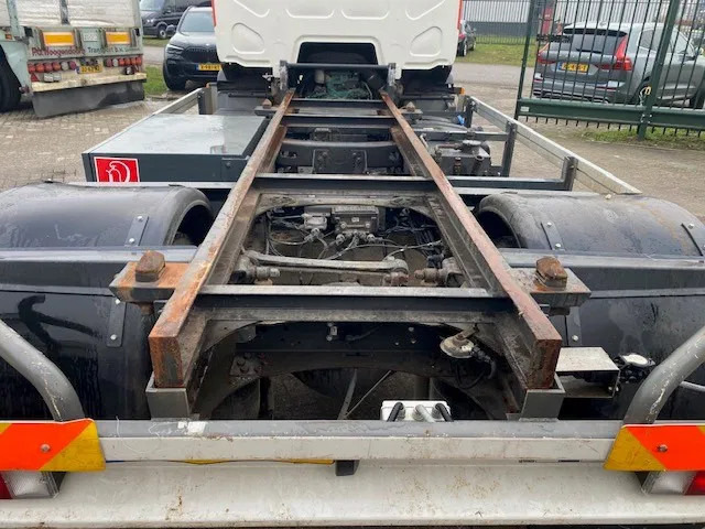 Volvo FL 250 comfort cabine , EEV ADR chassis cabine met twistlocks en pto, low km. - Cab chassis truck: picture 4 Volvo FL 250 comfort cabine , EEV ADR chassis cabine met twistlocks en pto, low km. - Cab chassis truck: picture 4