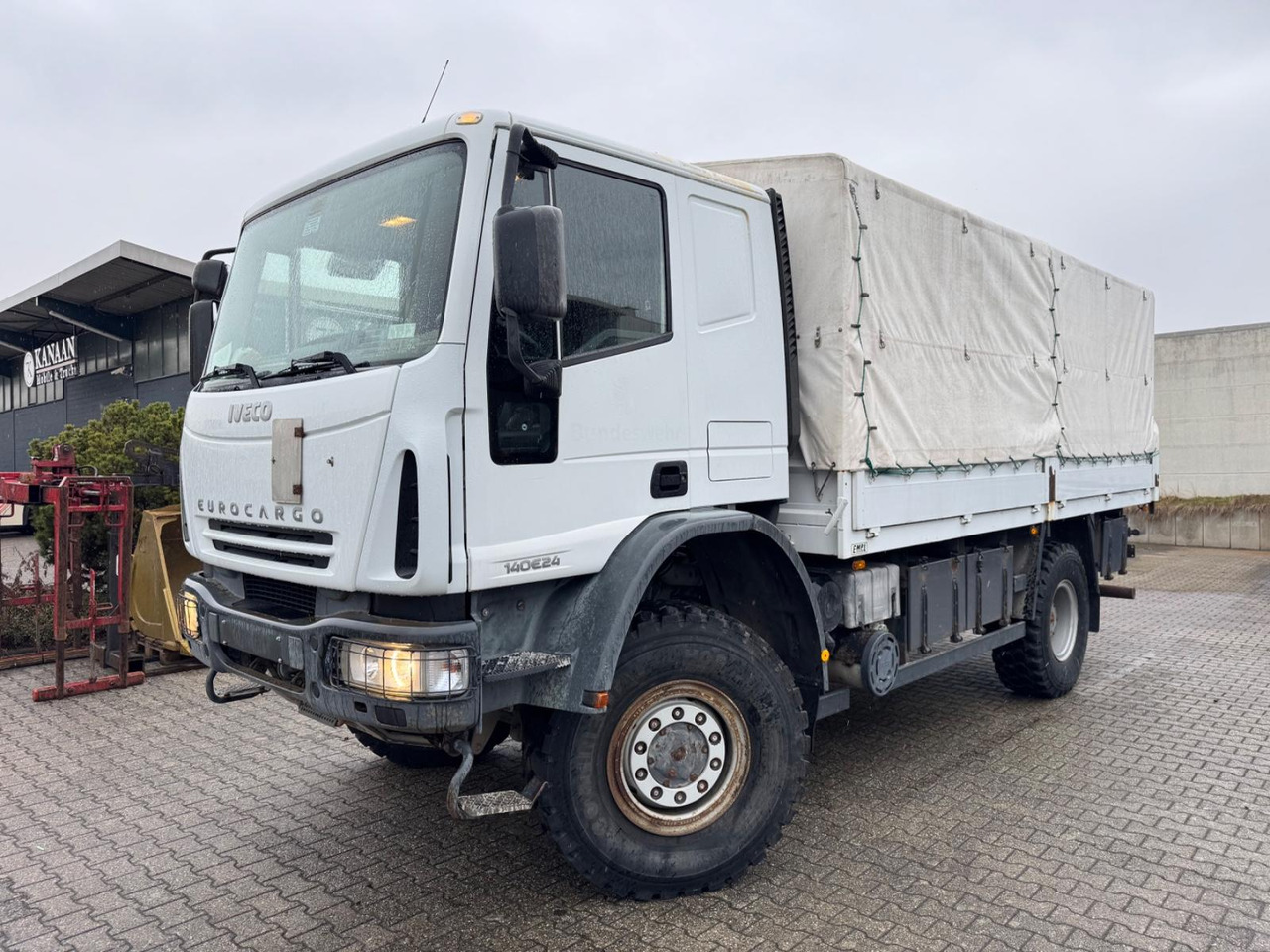 Iveco 140 E240 Eurocargo 4x4 Camper Expedition - Curtainsider truck: picture 3 Iveco 140 E240 Eurocargo 4x4 Camper Expedition - Curtainsider truck: picture 3