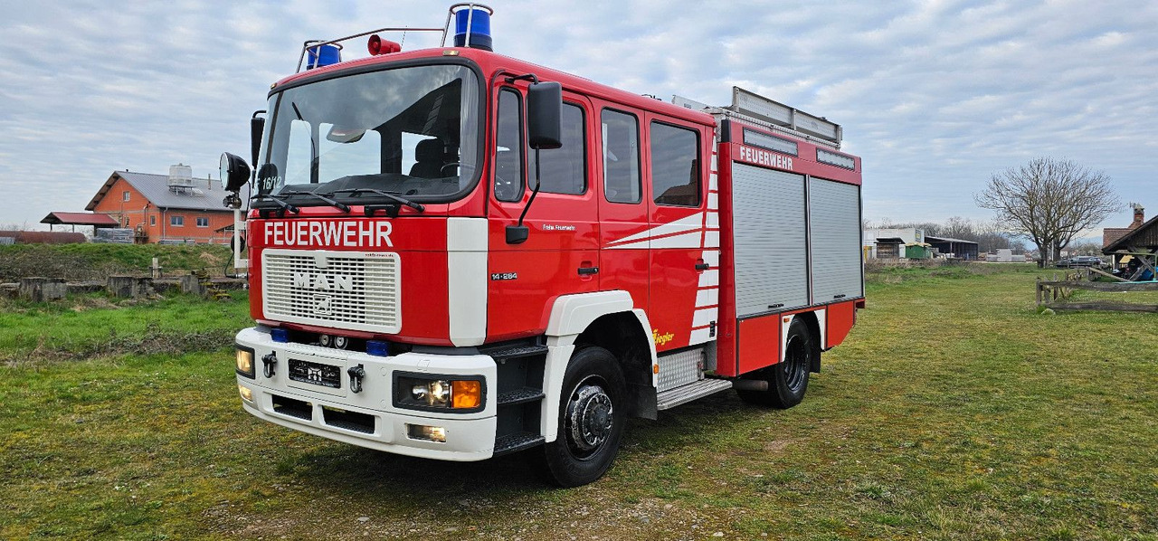MAN Feuerwehr Löschfahrzeug 14.264 Autobomba - Truck: picture 2 MAN Feuerwehr Löschfahrzeug 14.264 Autobomba - Truck: picture 2