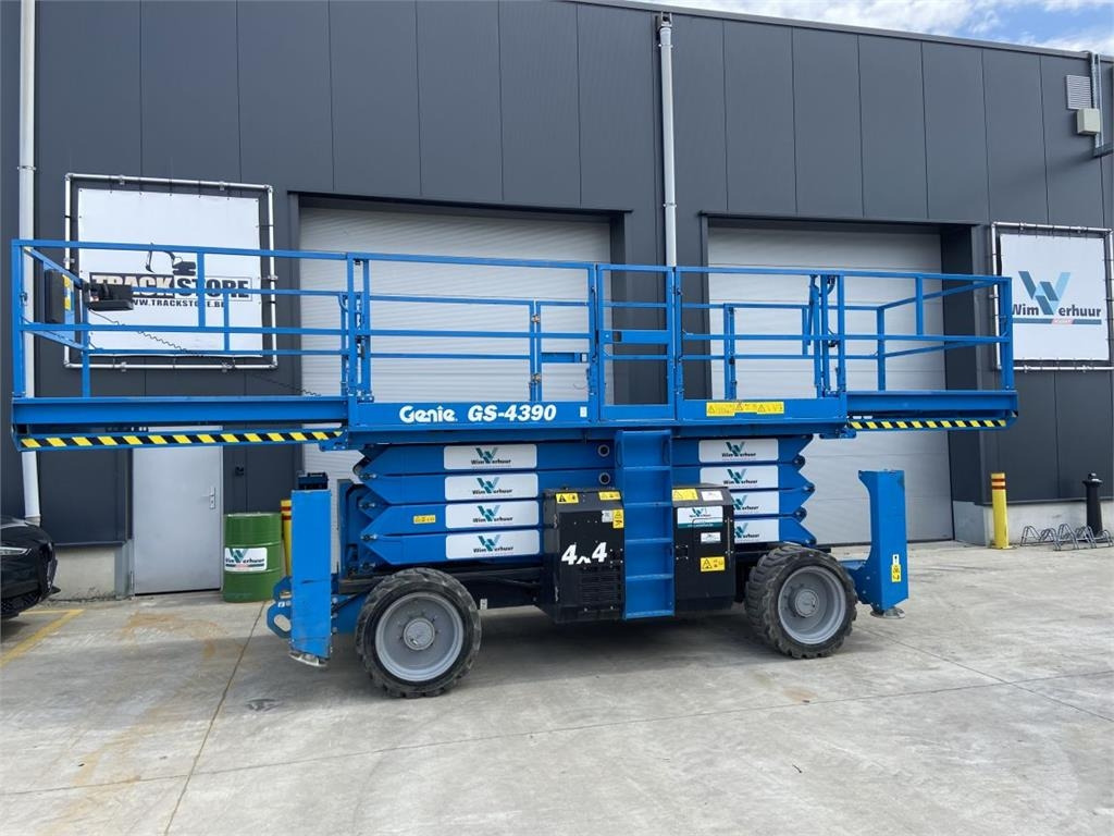 Genie GS4390RT (3214)  - Scissor lift: picture 1 Genie GS4390RT (3214)  - Scissor lift: picture 1