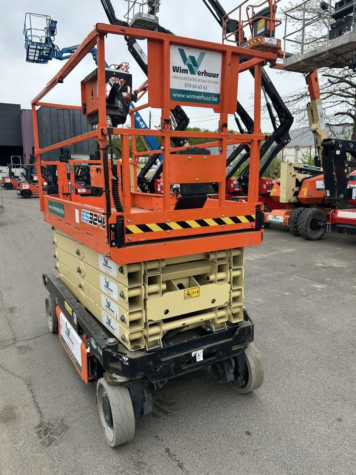 JLG 3246ES (6778) - Scissor lift: picture 3 JLG 3246ES (6778) - Scissor lift: picture 3