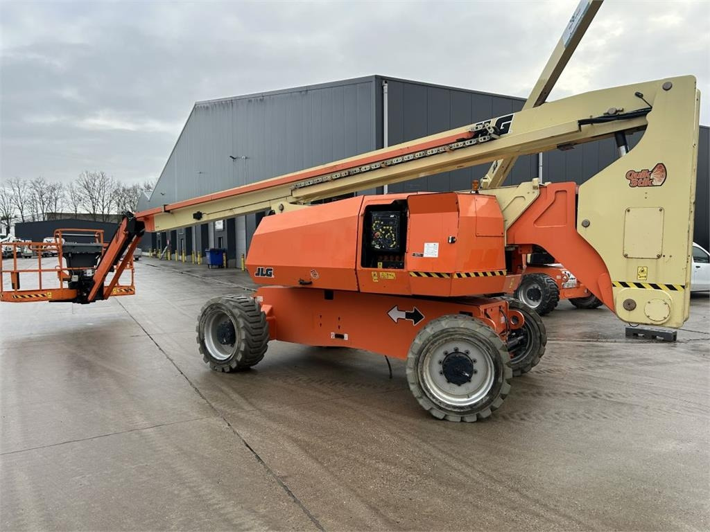 JLG H800AJ (10680) - Articulated boom: picture 1 JLG H800AJ (10680) - Articulated boom: picture 1