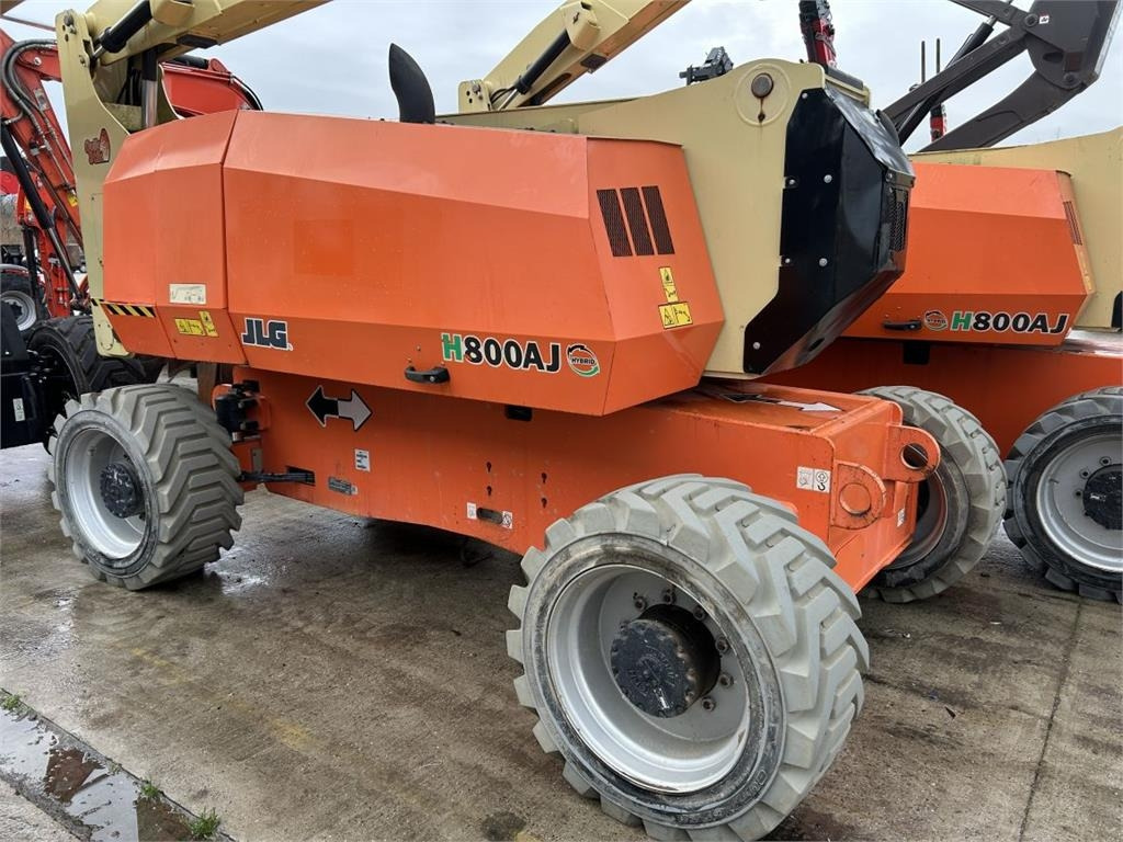 JLG H800AJ (10680) - Articulated boom: picture 3 JLG H800AJ (10680) - Articulated boom: picture 3