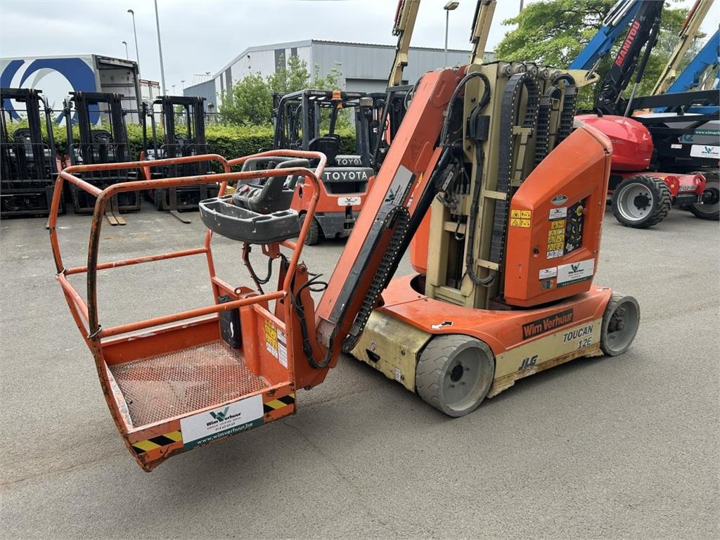 JLG Toucan 12E (1933) - Vertical mast lift: picture 3 JLG Toucan 12E (1933) - Vertical mast lift: picture 3