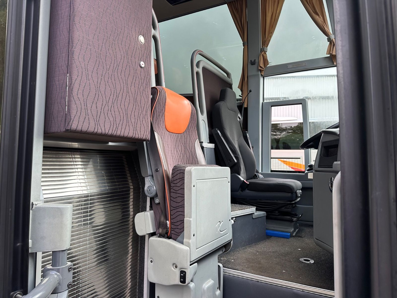 Leasing of Vanhool TX17 Astron (TOP*57 Sitze) 417 HDH/ 517 HDH Vanhool TX17 Astron (TOP*57 Sitze) 417 HDH/ 517 HDH: picture 14 Leasing of Vanhool TX17 Astron (TOP*57 Sitze) 417 HDH/ 517 HDH Vanhool TX17 Astron (TOP*57 Sitze) 417 HDH/ 517 HDH: picture 14