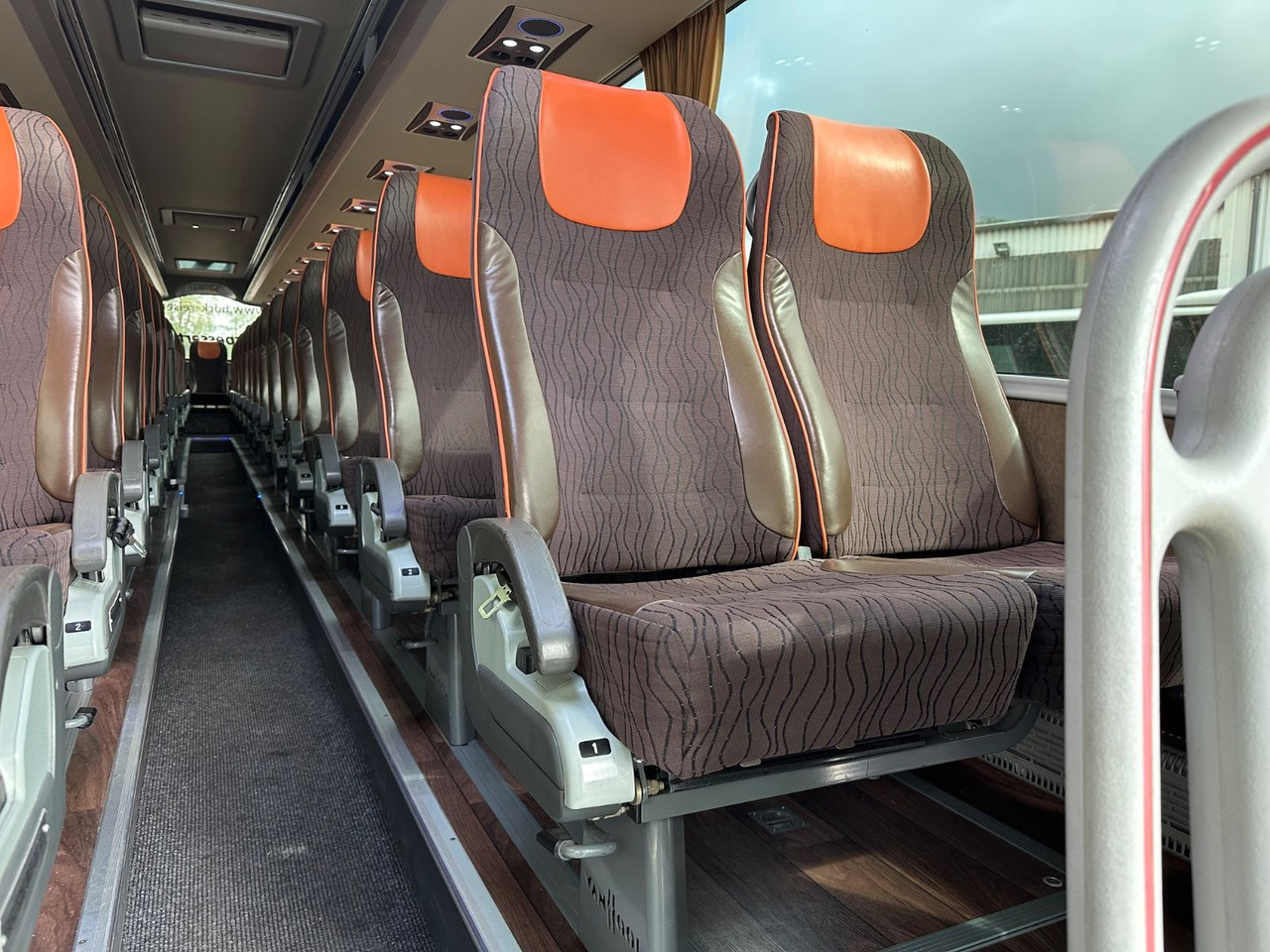 Leasing of Vanhool TX17 Astron (TOP*57 Sitze) 417 HDH/ 517 HDH Vanhool TX17 Astron (TOP*57 Sitze) 417 HDH/ 517 HDH: picture 8 Leasing of Vanhool TX17 Astron (TOP*57 Sitze) 417 HDH/ 517 HDH Vanhool TX17 Astron (TOP*57 Sitze) 417 HDH/ 517 HDH: picture 8