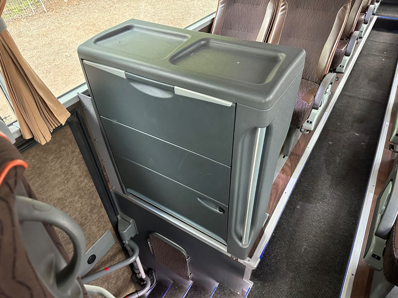 Leasing of Vanhool TX17 Astron (TOP*57 Sitze) 417 HDH/ 517 HDH Vanhool TX17 Astron (TOP*57 Sitze) 417 HDH/ 517 HDH: picture 20 Leasing of Vanhool TX17 Astron (TOP*57 Sitze) 417 HDH/ 517 HDH Vanhool TX17 Astron (TOP*57 Sitze) 417 HDH/ 517 HDH: picture 20